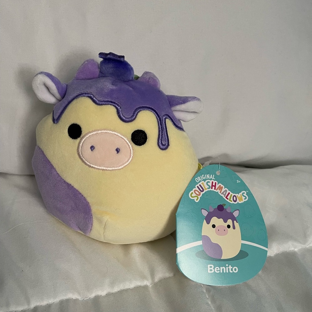 NWT’s ~ Benito the Cow ~ Squishmallow ~ 5 inch